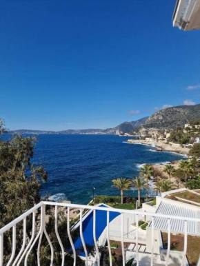 Luxury 2-Bedroom Flat at the Seafront: Unforgettable Stay Near Monaco!